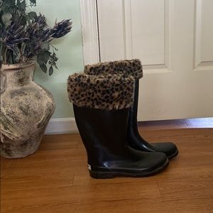 Rain boots worn good condition